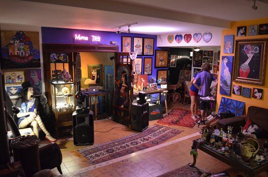 Mona Titti Art Gallery